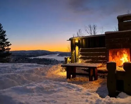 Cozy With Panoramic Views Of The River Tana